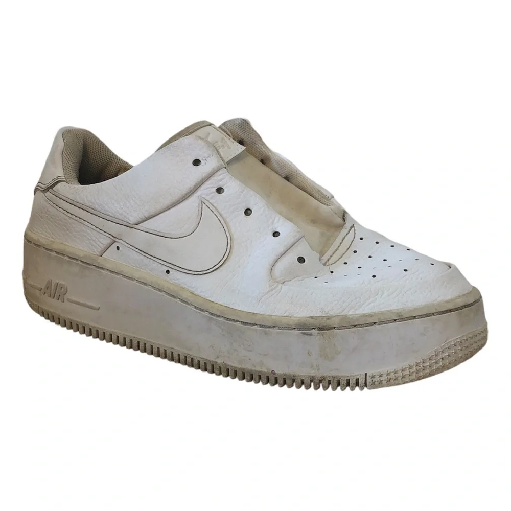 NIKE Women's Air Force 1 Sage Low Triple White Sneaker Size 6.5 White AR5339-100